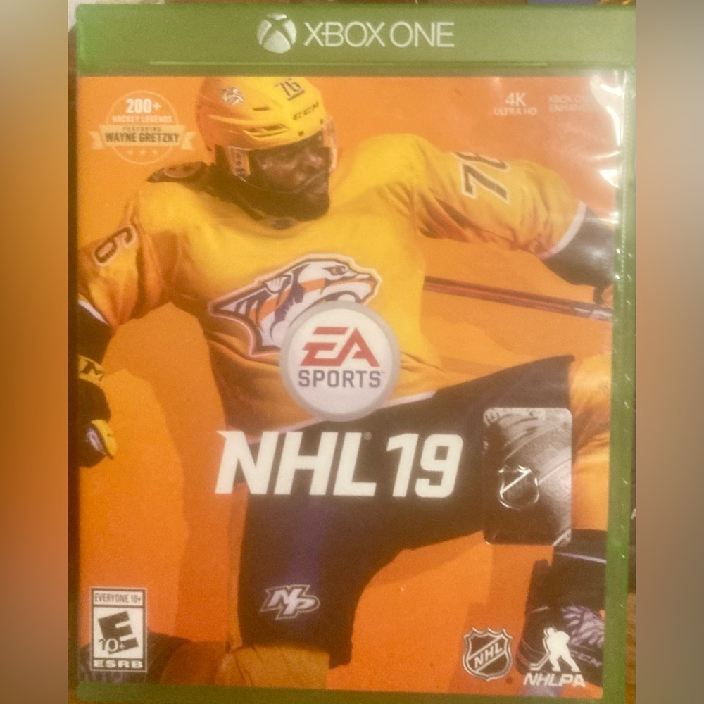 NHL 19 Hockey for the XBox One in Excellent Condition